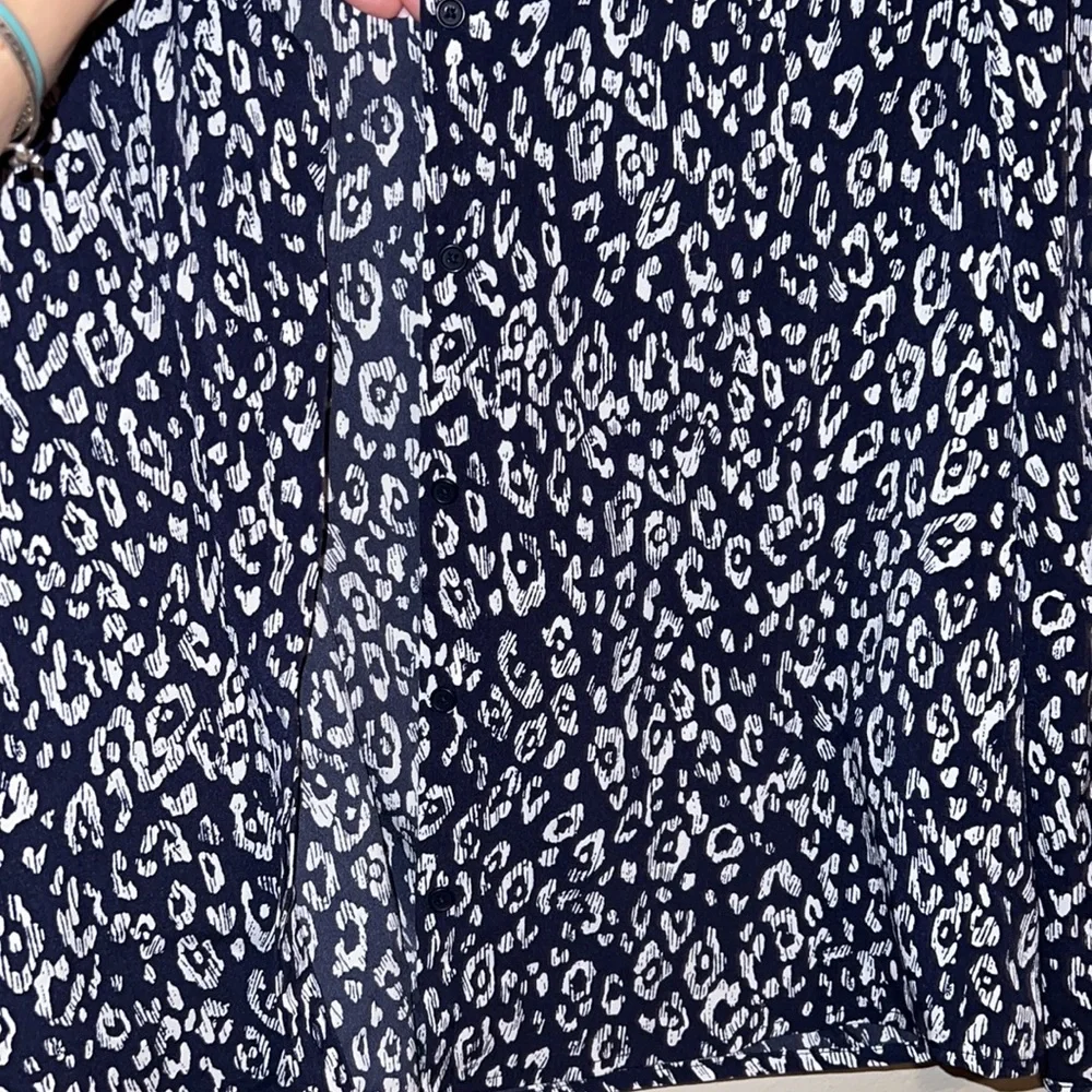 Banana Republic XS button down long sleeve shirt - Picture 9 of 11